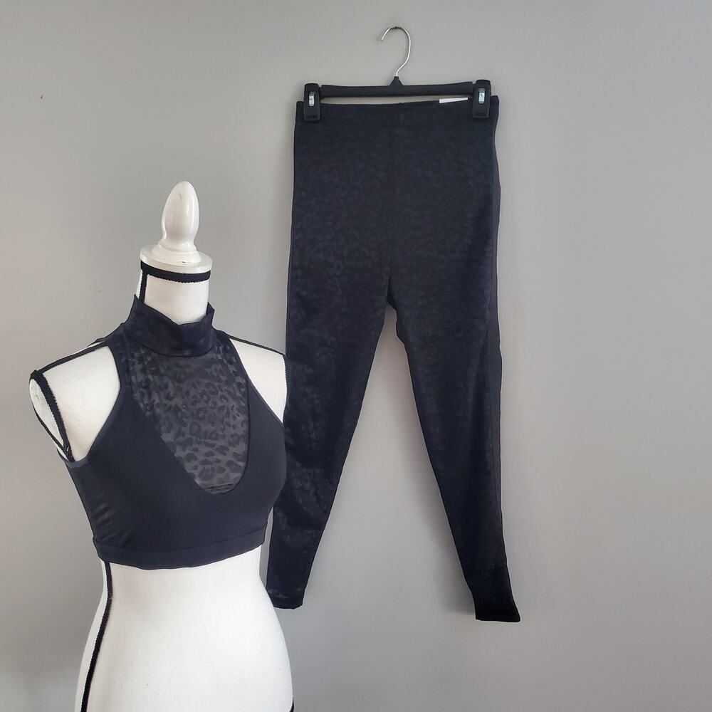 Victoria's Secret Black Performance Sheer Crop Top Sports Bra Leggings Set S 7/8